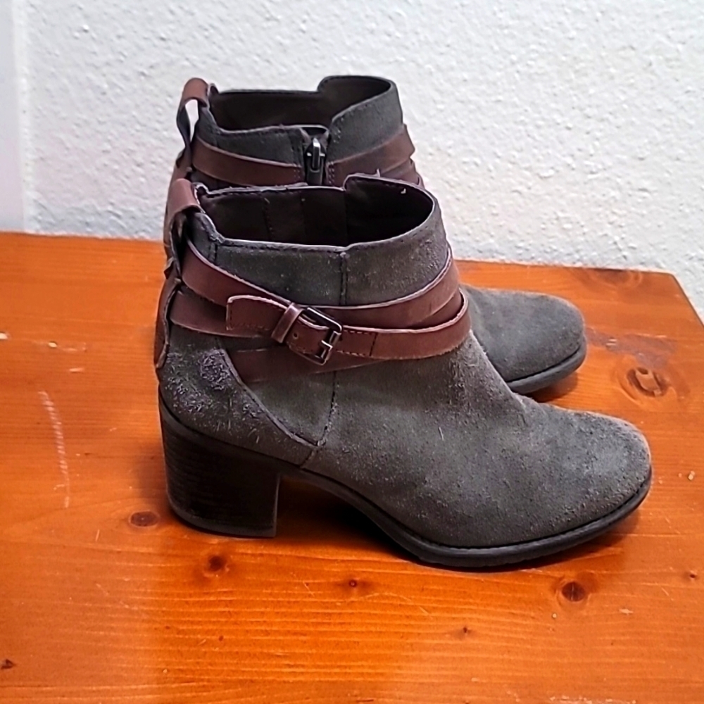 SAM EDELMAN ‎ WOMEN'S HANNAH GRAY BUCKLE SIP BOOTIE STACKED HEEL SZ 6.5